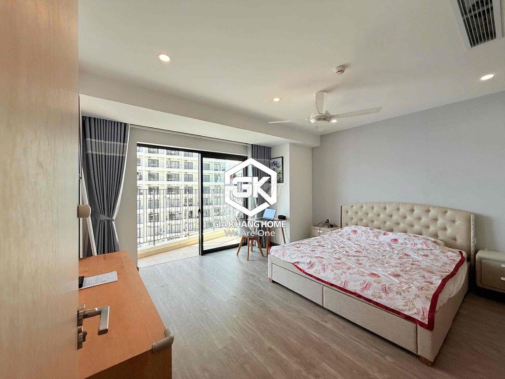 Квартира, 3 спальни · 105 м² 4