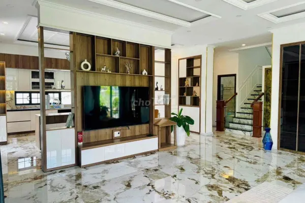Дом, 6 спален · 330 м² 4