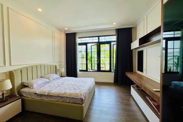Дом, 6 спален · 330 м² 6