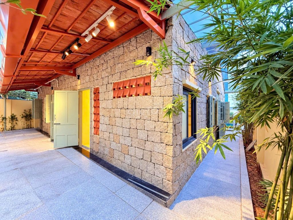 Дом, 3 спальни · 400 м² 3