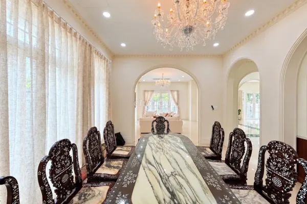 Дом, 6 спален · 360 м² 2