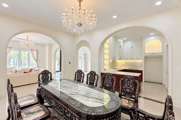 Дом, 6 спален · 360 м² 4