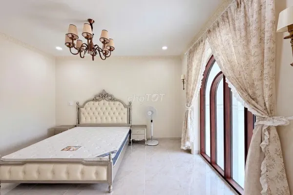 Дом, 6 спален · 360 м² 5