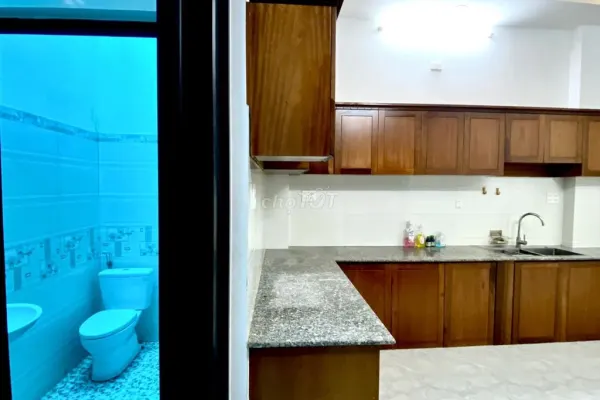 Дом, 4 спальни · 280 м² 3