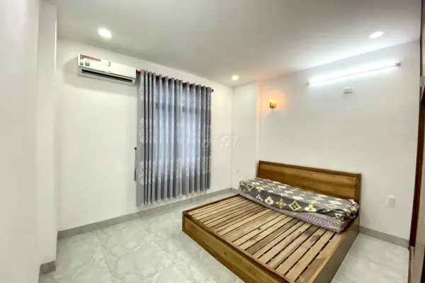 Дом, 4 спальни · 280 м² 4