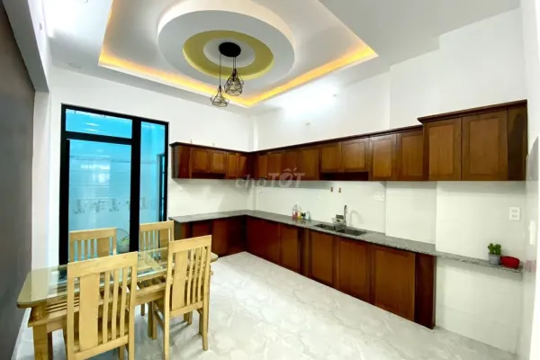 Дом, 4 спальни · 280 м² 7