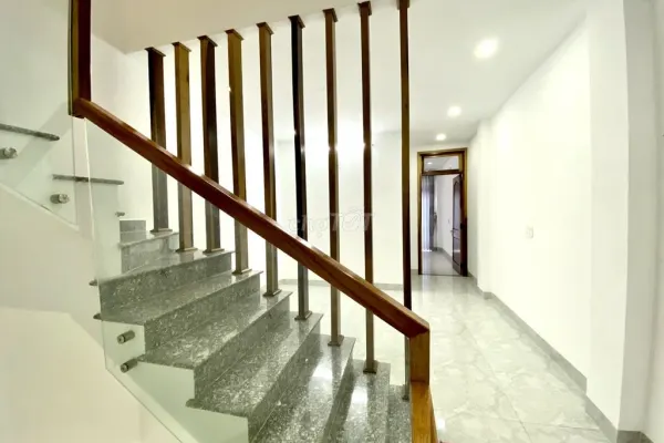 Дом, 4 спальни · 280 м² 10