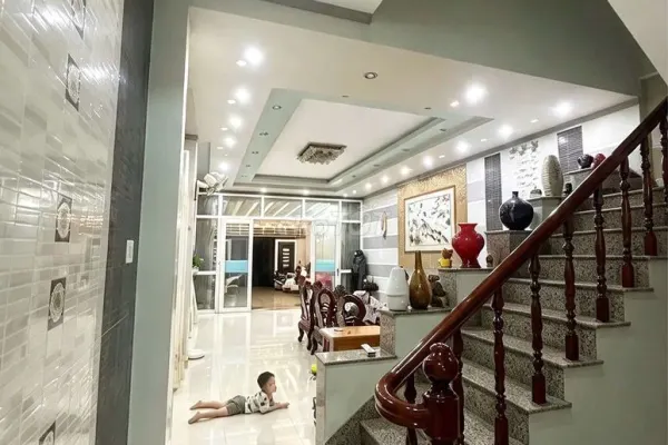 Дом, 4 спальни · 162 м² 2