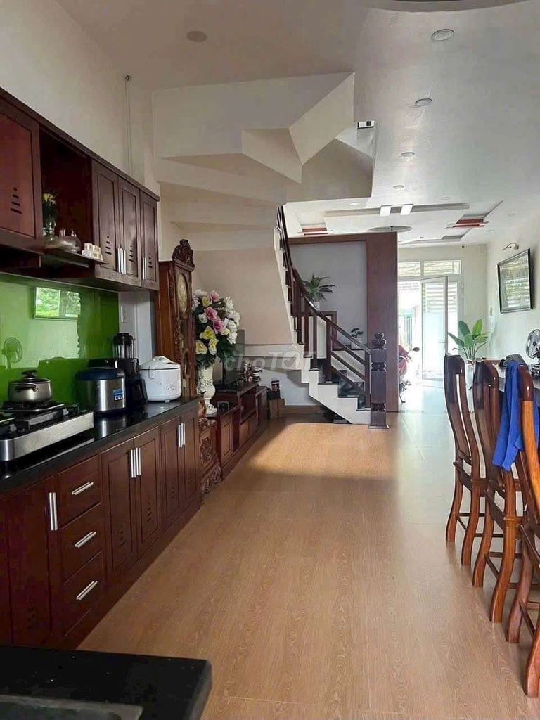 Дом, 4 спальни · 80 м² 3