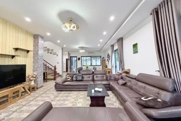 Дом, 4 спальни · 600 м² 3