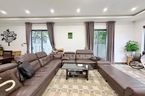 Дом, 4 спальни · 600 м² 4