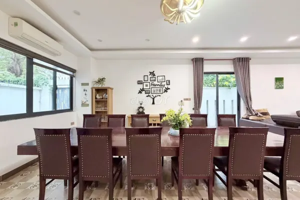Дом, 4 спальни · 600 м² 5