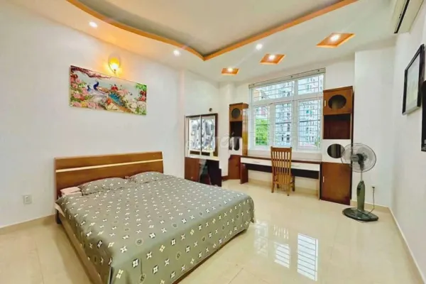 Дом, 5 спален · 100 м²