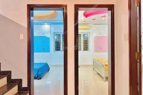 Дом, 5 спален · 100 м² 2