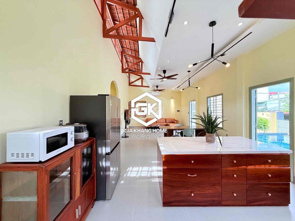 Дом, 3 спальни · 400 м² 3