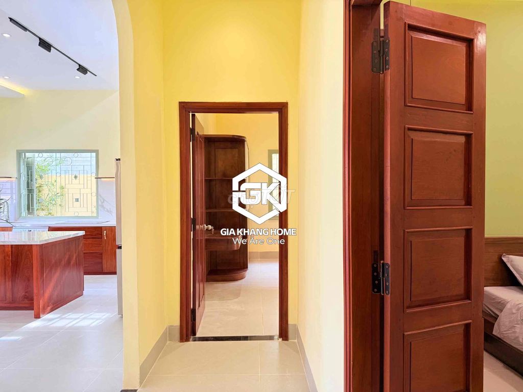 Дом, 3 спальни · 400 м² 6