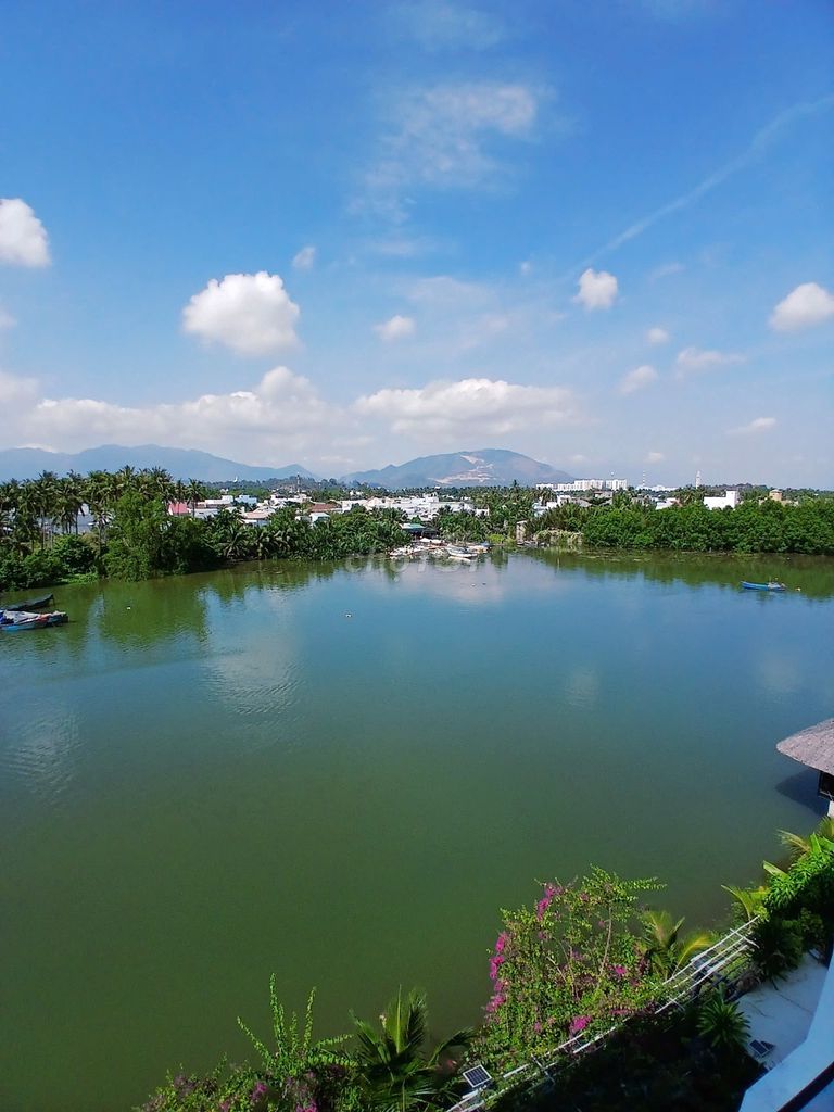 Квартира, 2 спальни · 90 м² 4