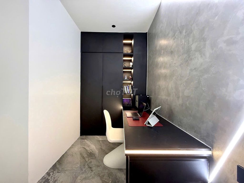 Квартира, 3 спальни · 138 м² 6