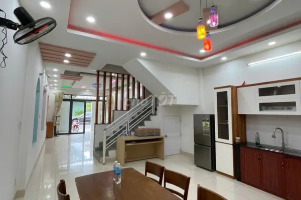 Дом, 5 спален · 90 м² 5
