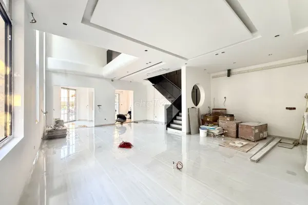 Дом, 4 спальни · 360 м² 3