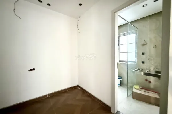 Дом, 4 спальни · 360 м² 5
