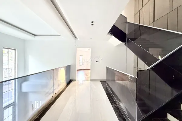 Дом, 4 спальни · 360 м² 7