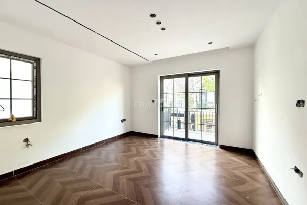 Дом, 4 спальни · 360 м² 8