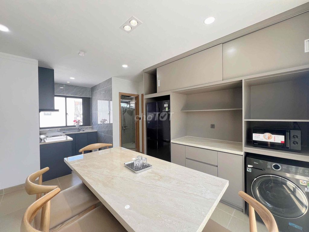 Квартира, 2 спальни · 90 м² 3