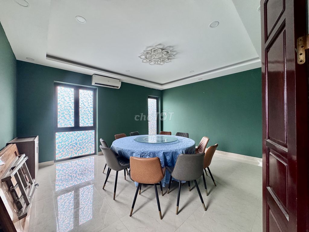 Дом, 7 спален · 195 м² 6