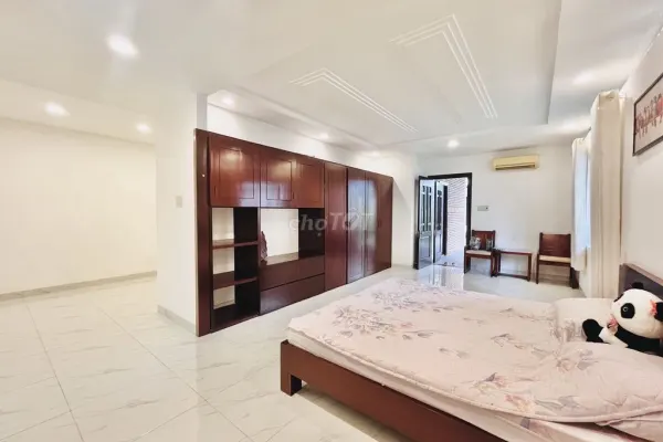 Дом, 4 спальни · 500 м² 5