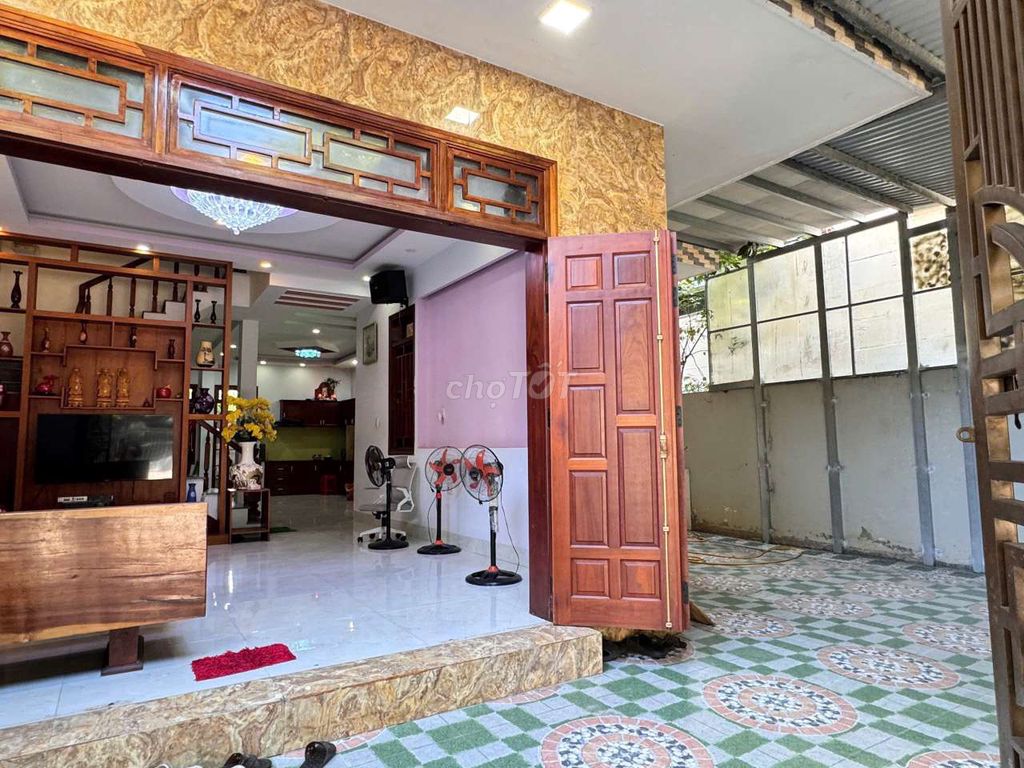 Дом, 4 спальни · 160 м² 5
