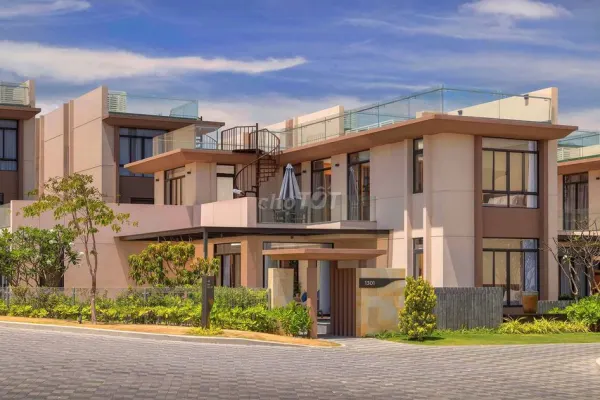 Дом, 6 спален · 600 м²