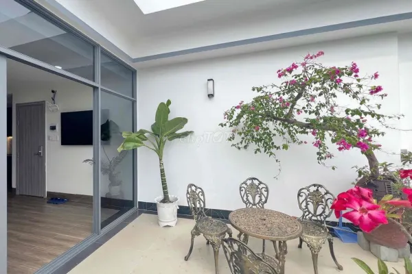Квартира, 2 спальни · 100 м² 10