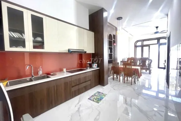 Дом, 2 спальни · 130 м² 6