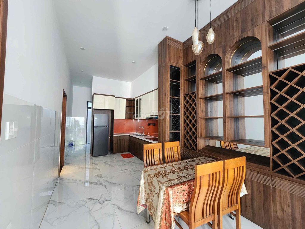 Дом, 2 спальни · 137.6 м²