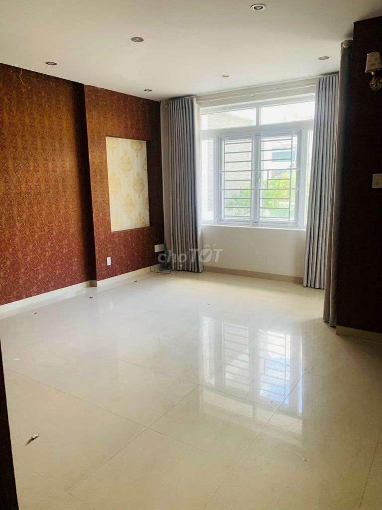 Дом, 6 спален · 160 м² 3