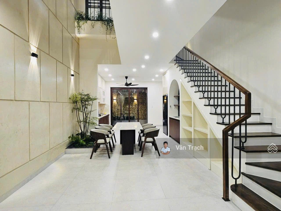 Villa, 4 спальни, 100.00 м²