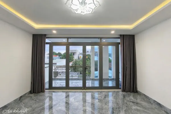 3 спальни · 180 м²