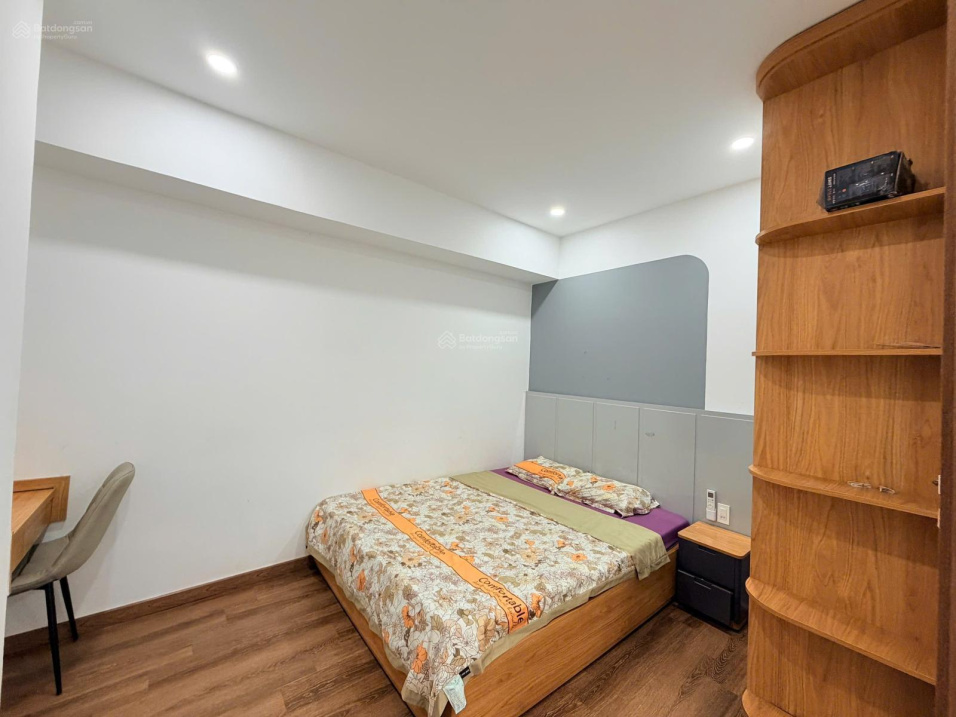 Квартира, 2 спальни · 75 м²