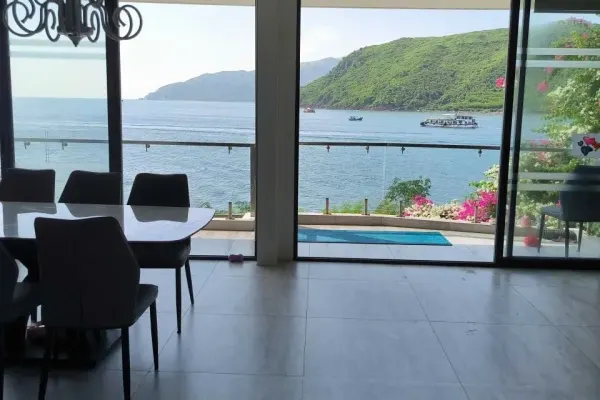 Квартира, 2 спальни · 150 м²