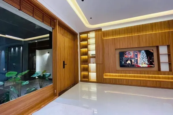 Дом, 3 спальни · 270 м²