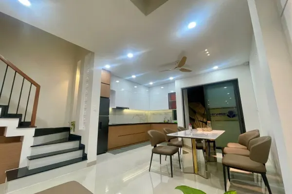 Дом, 3 спальни · 270 м² 4