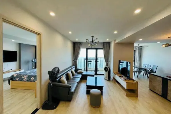 Квартира, 4 спальни · 180 м² 3