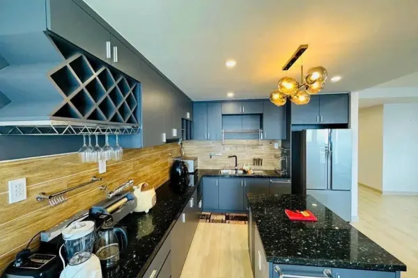 Квартира, 4 спальни · 180 м² 4