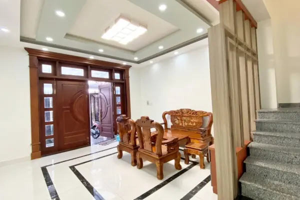 Дом, 6 спален · 90 м²