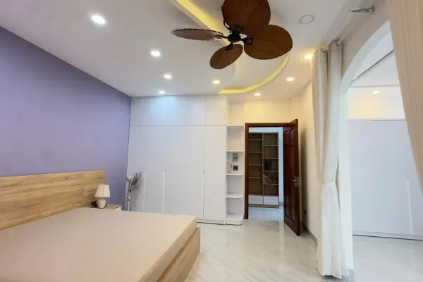 Квартира, 2 спальни · 180 м² 5