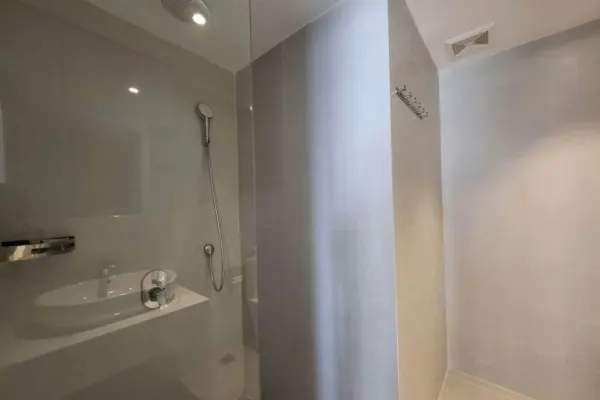 Квартира, 3 спальни · 100 м²