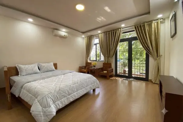 Дом, 3 спальни · 280 м² 2