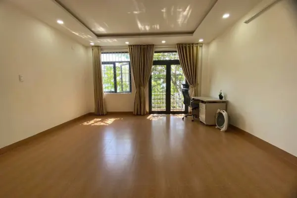 Дом, 3 спальни · 280 м² 5