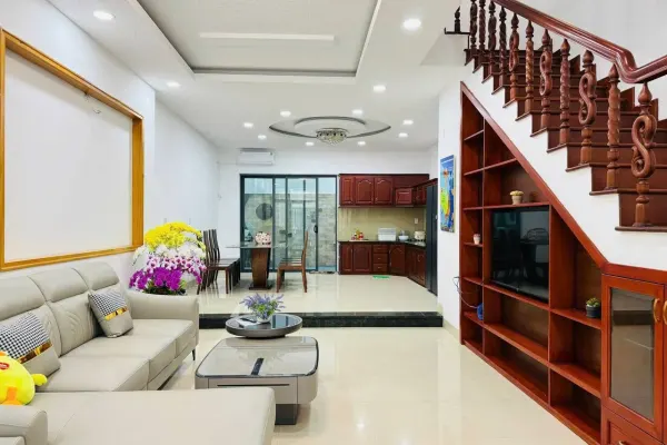 Дом, 4 спальни · 262.6 м² 3